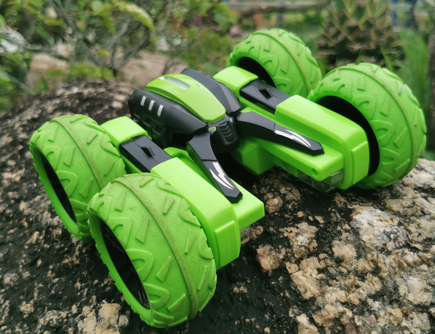 Threeking RC Stunt Cars Remote Control Car Double-Sided Driving 360-degree Flips Rotating Car Toy, Green Nirvana Guru