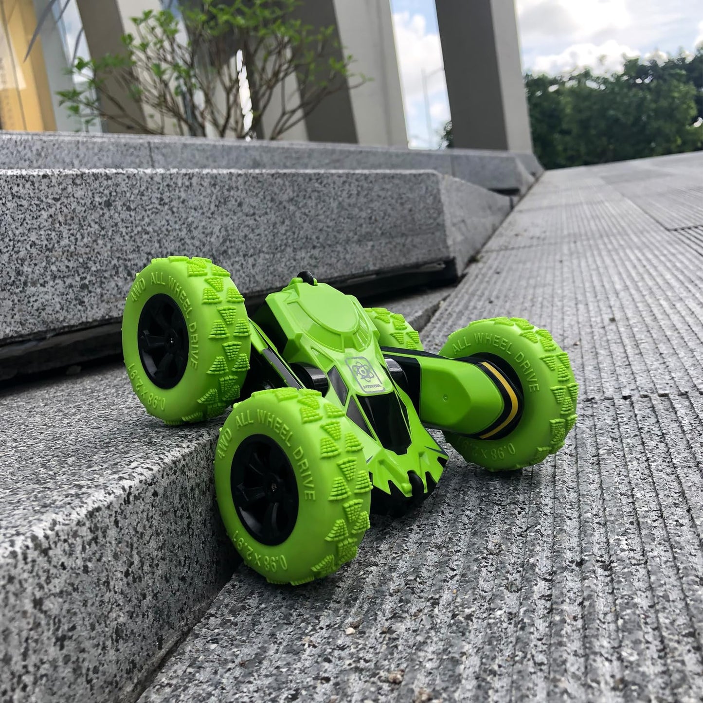 Threeking RC Stunt Cars Remote Control Car Double-Sided Driving 360-degree Flips Rotating Car Toy, Green Nirvana Guru