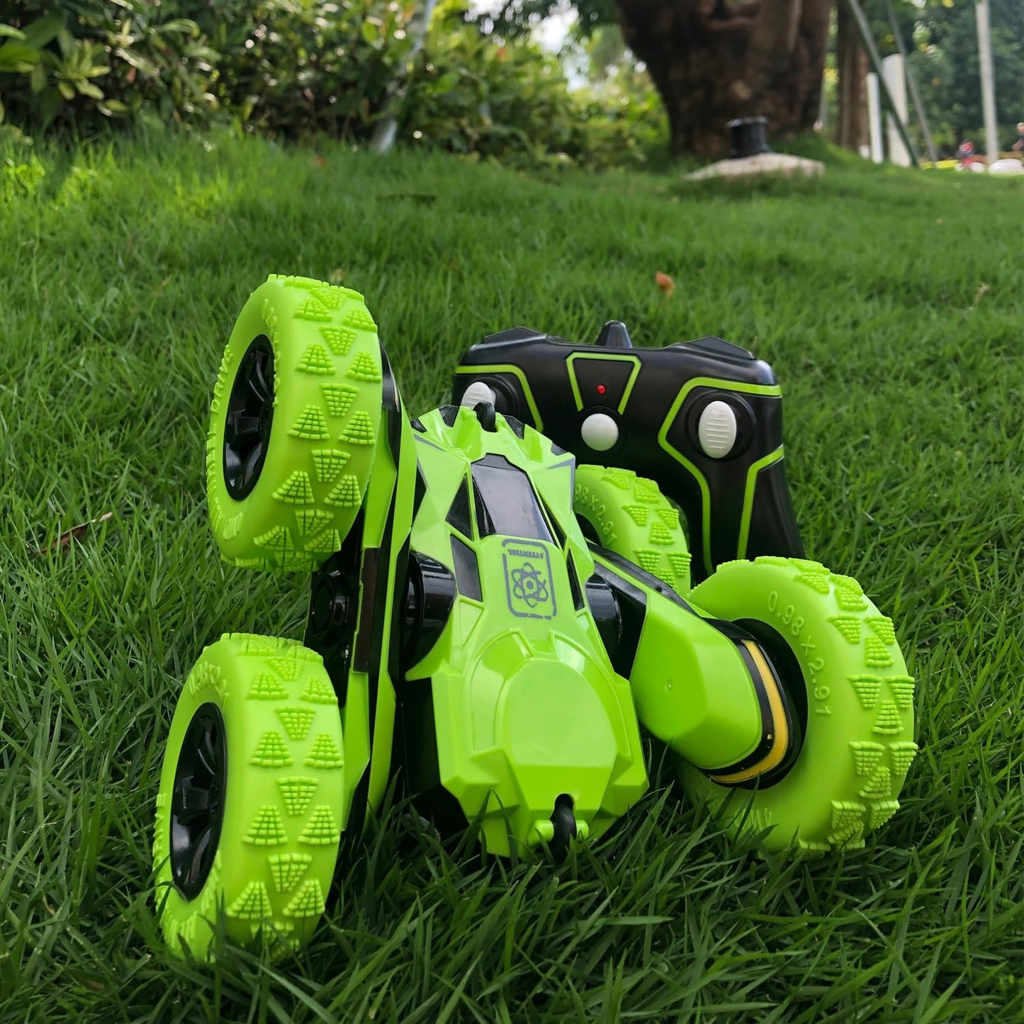 Threeking RC Stunt Cars Remote Control Car Double-Sided Driving 360-degree Flips Rotating Car Toy, Green Nirvana Guru