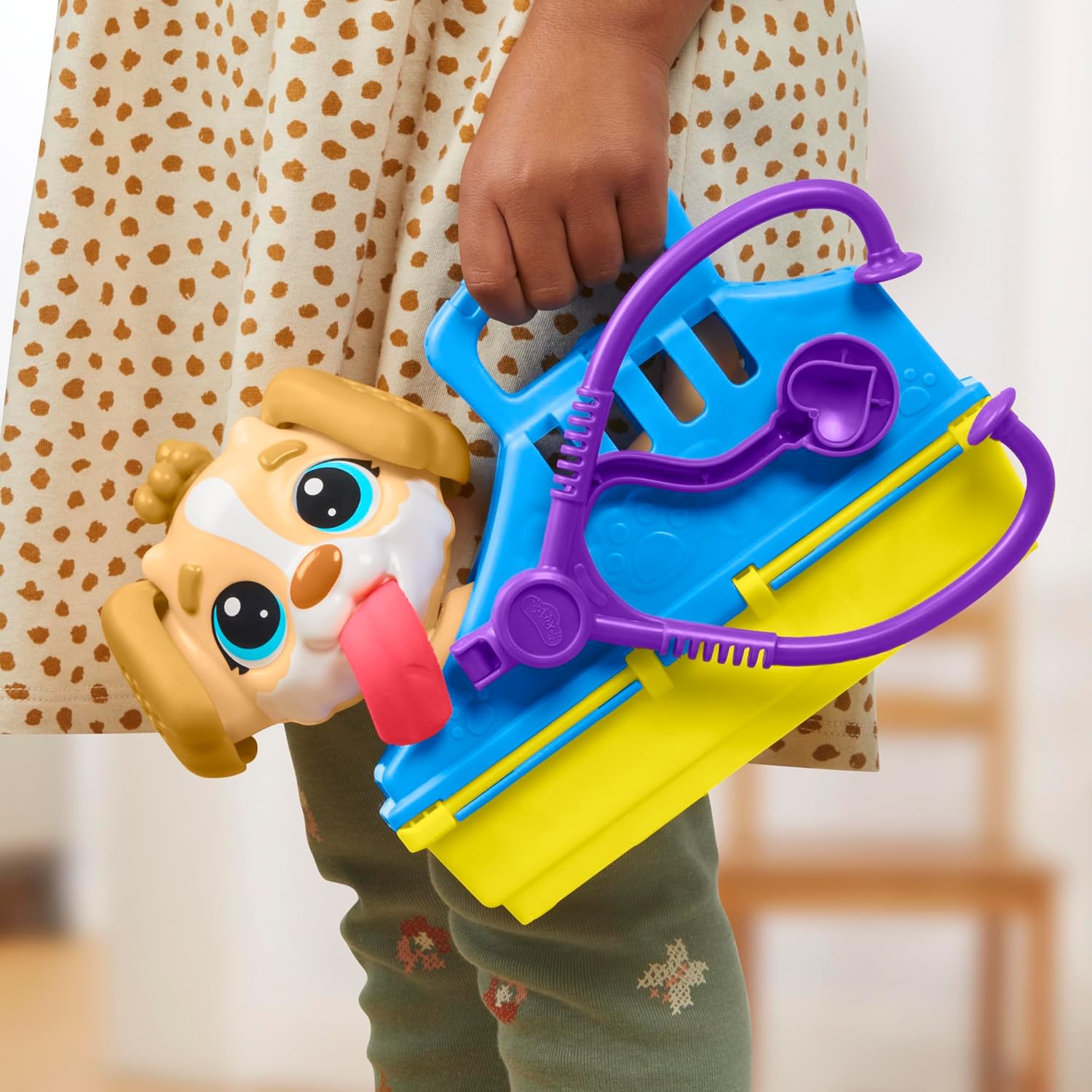 Play-Doh Care 'n Carry Vet Playset for Kids 3 Years and Up with Toy Dog, Storage, 10 Tools, and 5 Modeling Compound Colors, Non-Toxic Nirvana Guru