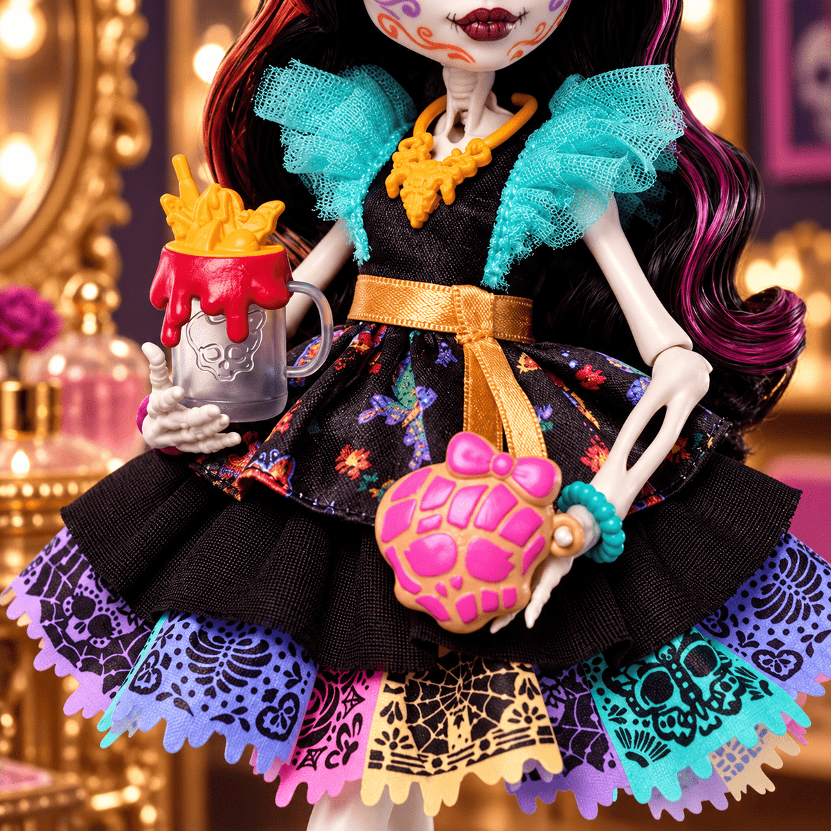Monster High Skelita Calaveras Fashion Doll in Ruffled Dress with Pet Candelita and 7 Accessories