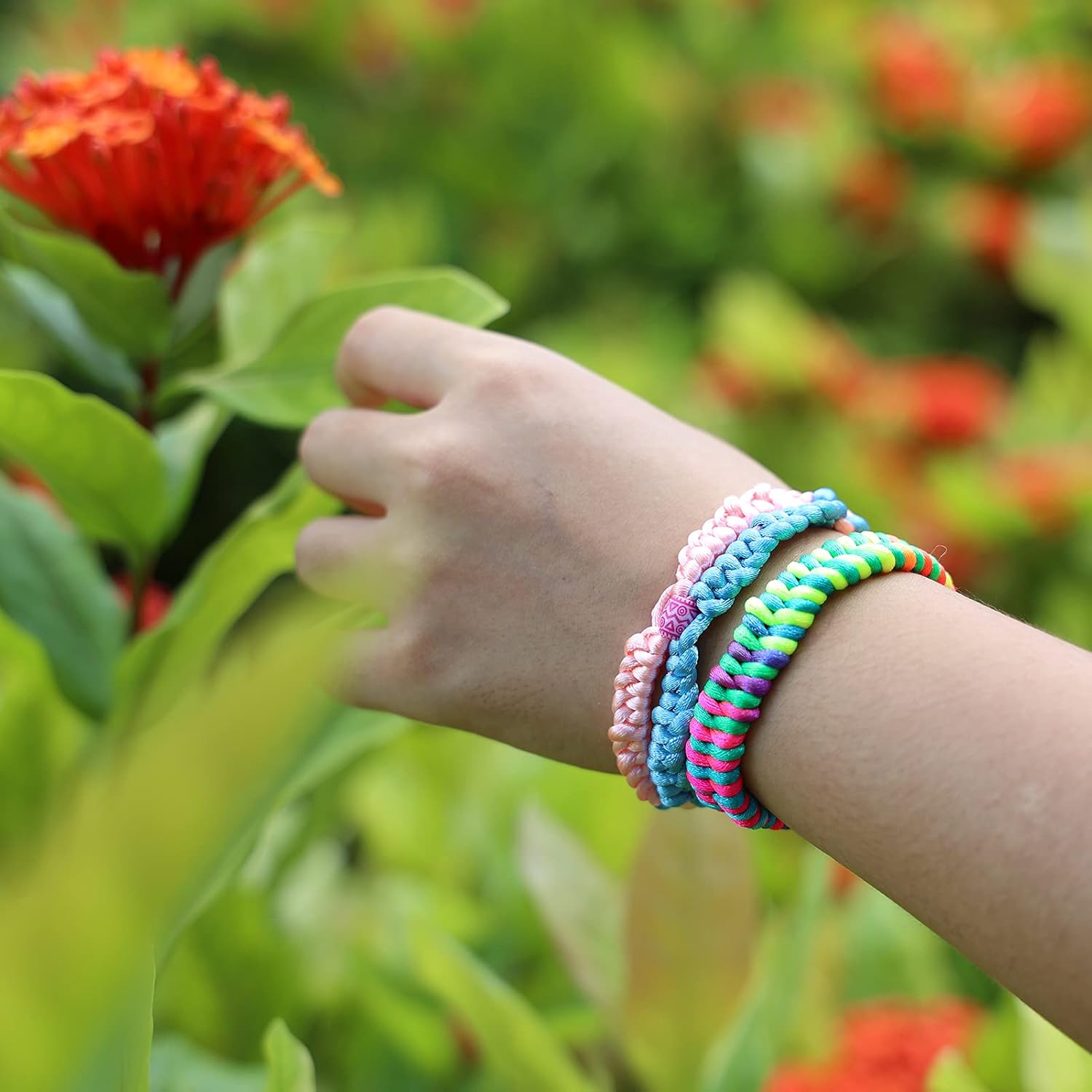 DDAI Arts and Crafts for Kids Age 8-12 Friendship Bracelet Making Kit for Girls - Best Birthday Gifts Ideas for Girl 7 9 10 11 Year Old - Popular Bracelets String Maker Toys Set Nirvana Guru