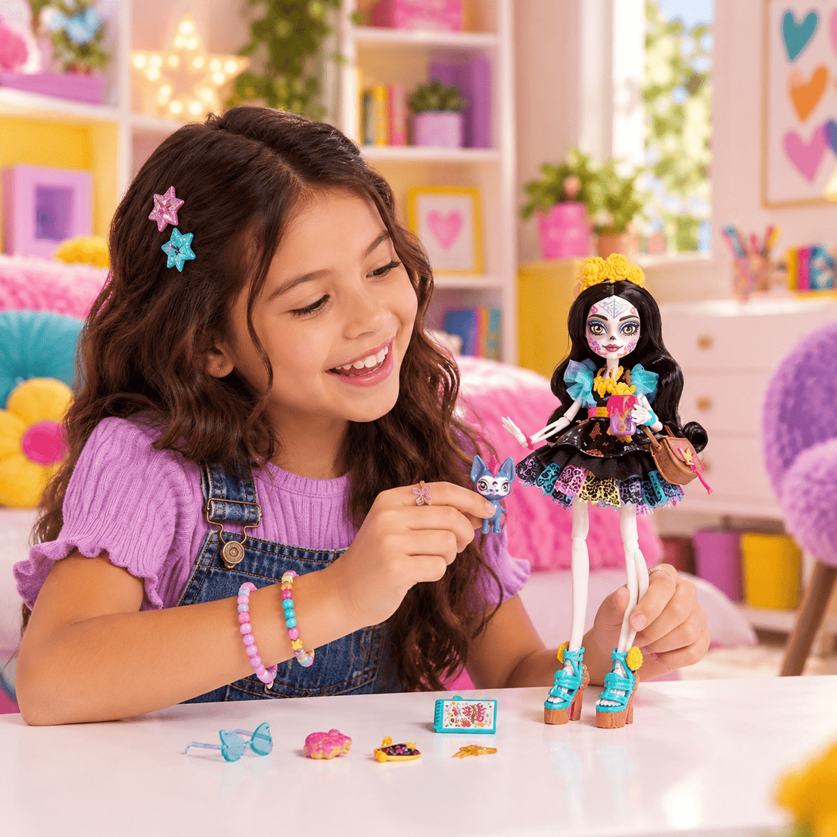 Monster High Skelita Calaveras Fashion Doll in Ruffled Dress with Pet Candelita and 7 Accessories