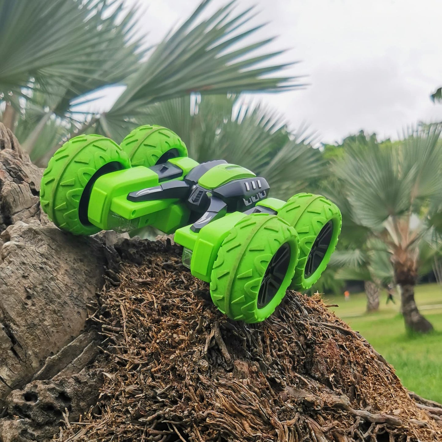 Threeking RC Stunt Cars Remote Control Car Double-Sided Driving 360-degree Flips Rotating Car Toy, Green Nirvana Guru