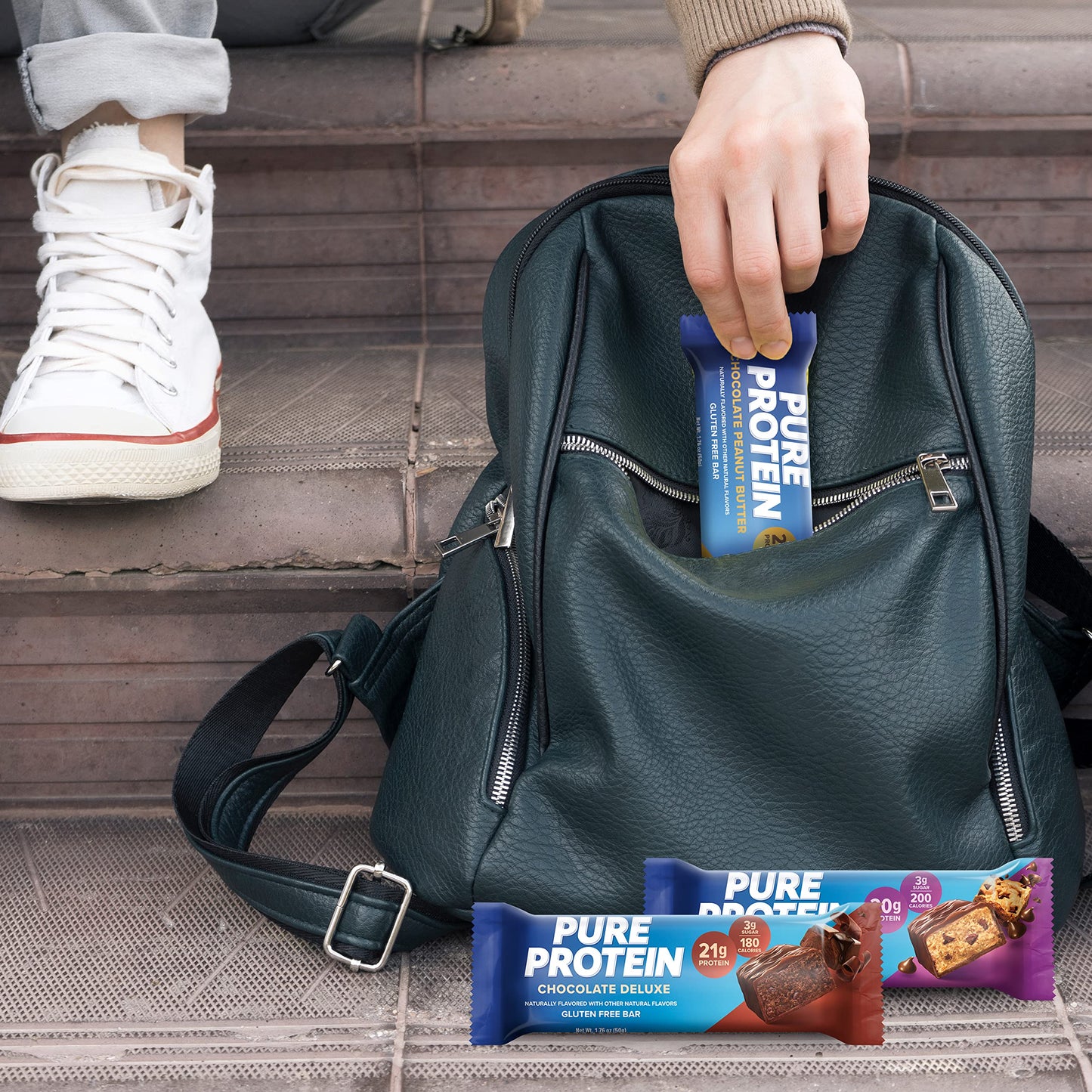 Pure Protein Bars, High Protein, Nutritious Snacks to Support Energy, Low Sugar, Gluten Free, Chocolate Deluxe, 1.76 oz., 12 Count(Pack of 1) (Packaging may vary)