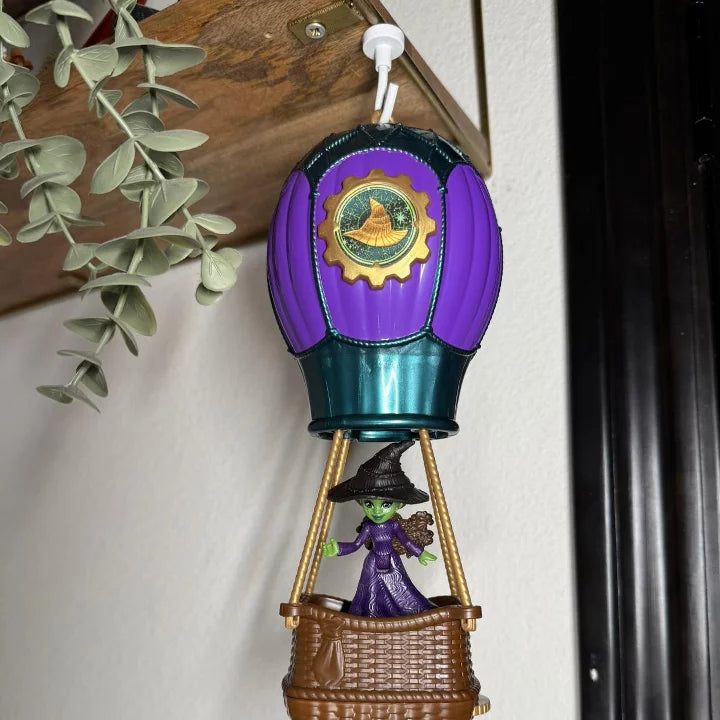 Universal Pictures’ Wicked Ozian Balloons Reveal, Surprise Small Doll Nirvana Guru